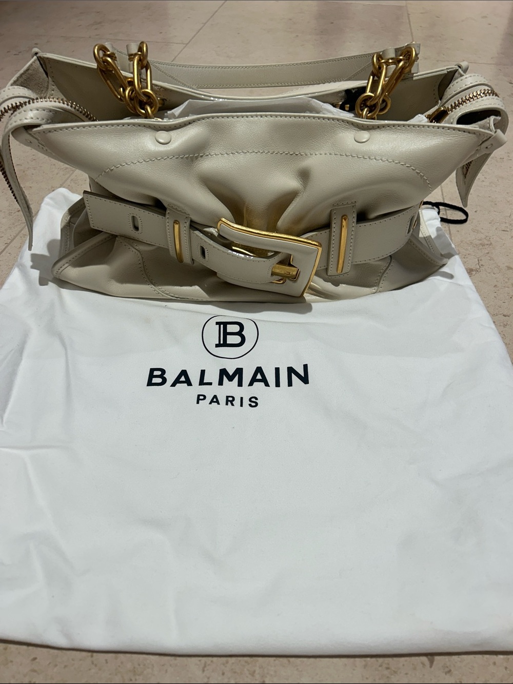 Balmain Cream Leather Shoulder Bag with Gold Chain and Buckle